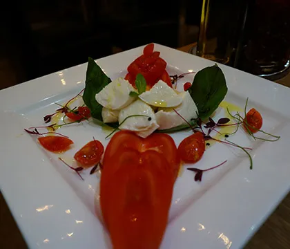 Mozzarella, tomato and roasted pepper salad