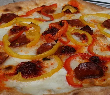 Wood fired pizza with peppers